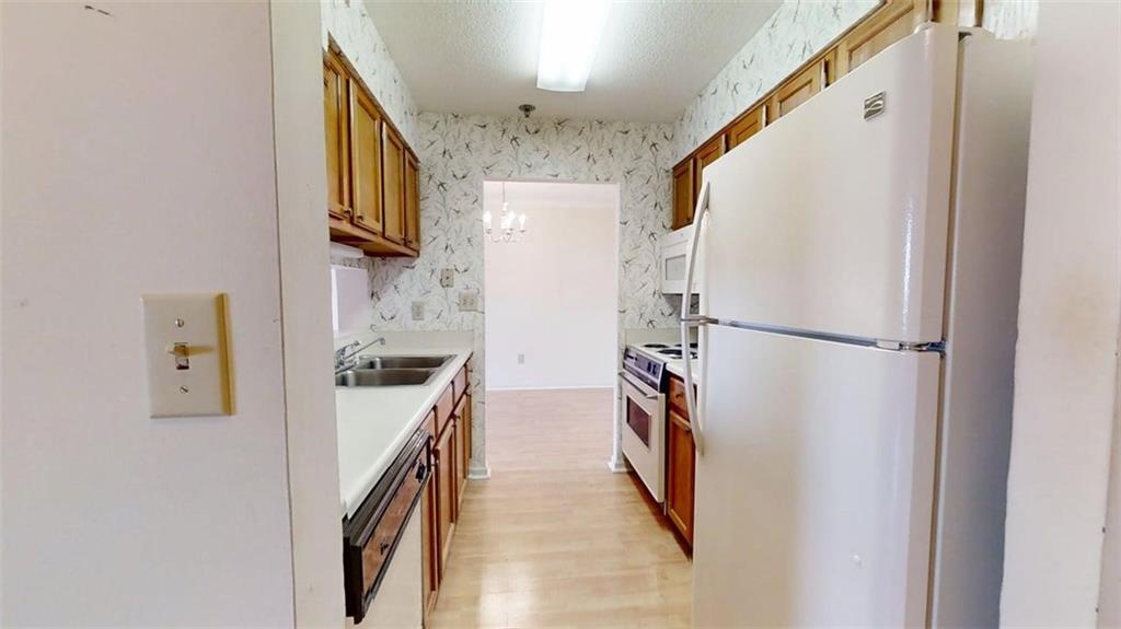 300 Johnson Ferry Road, Unit B607 Atlanta, GA 30328 - Photo 5 of 32