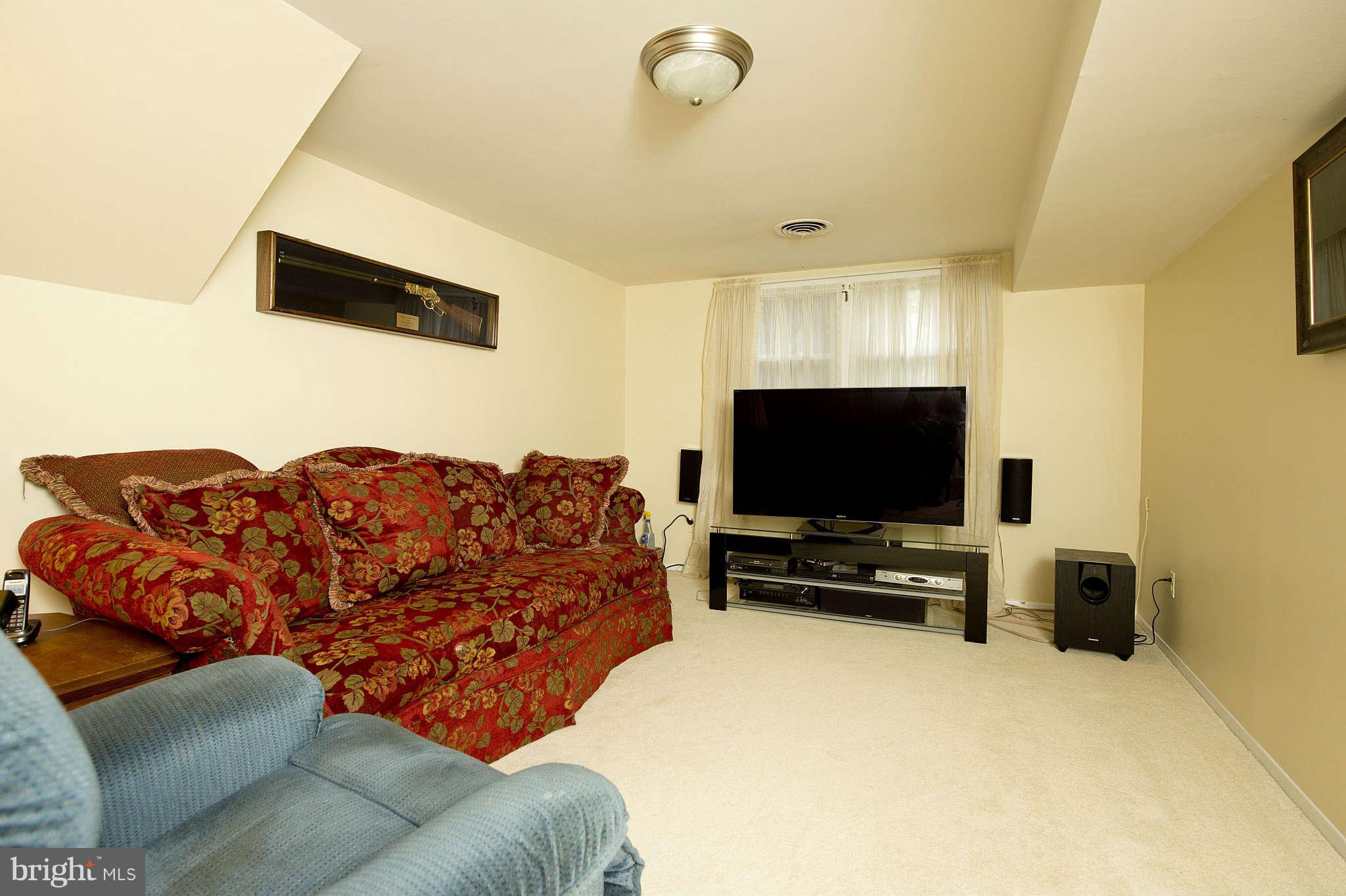 5214 Cather Road Springfield, VA 22151 - Photo 17 of 23 Family Room