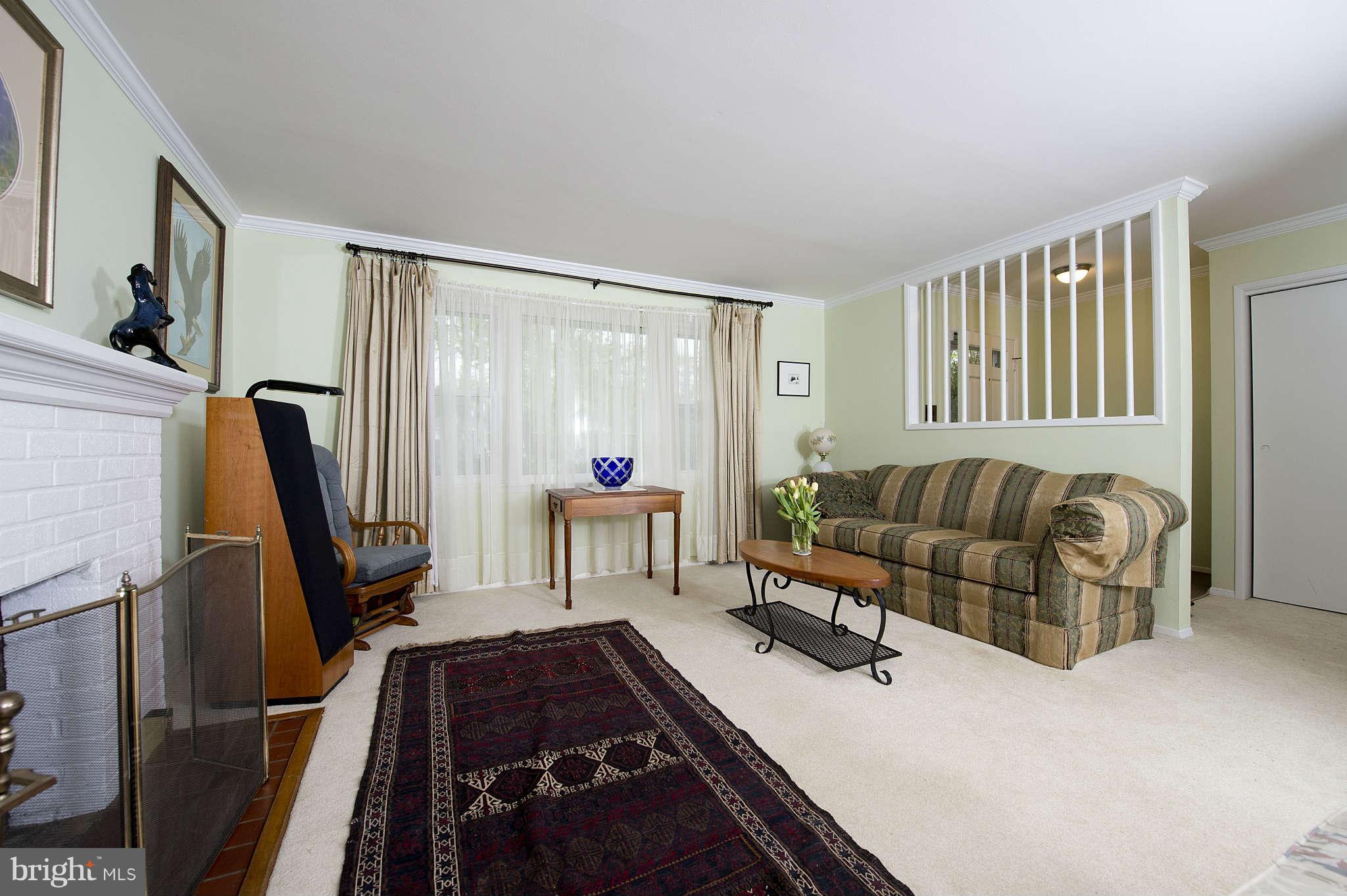 5214 Cather Road Springfield, VA 22151 - Photo 2 of 23 Living Room
