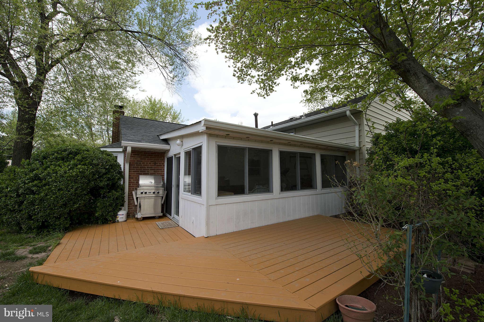 5214 Cather Road Springfield, VA 22151 - Photo 19 of 23 Deck