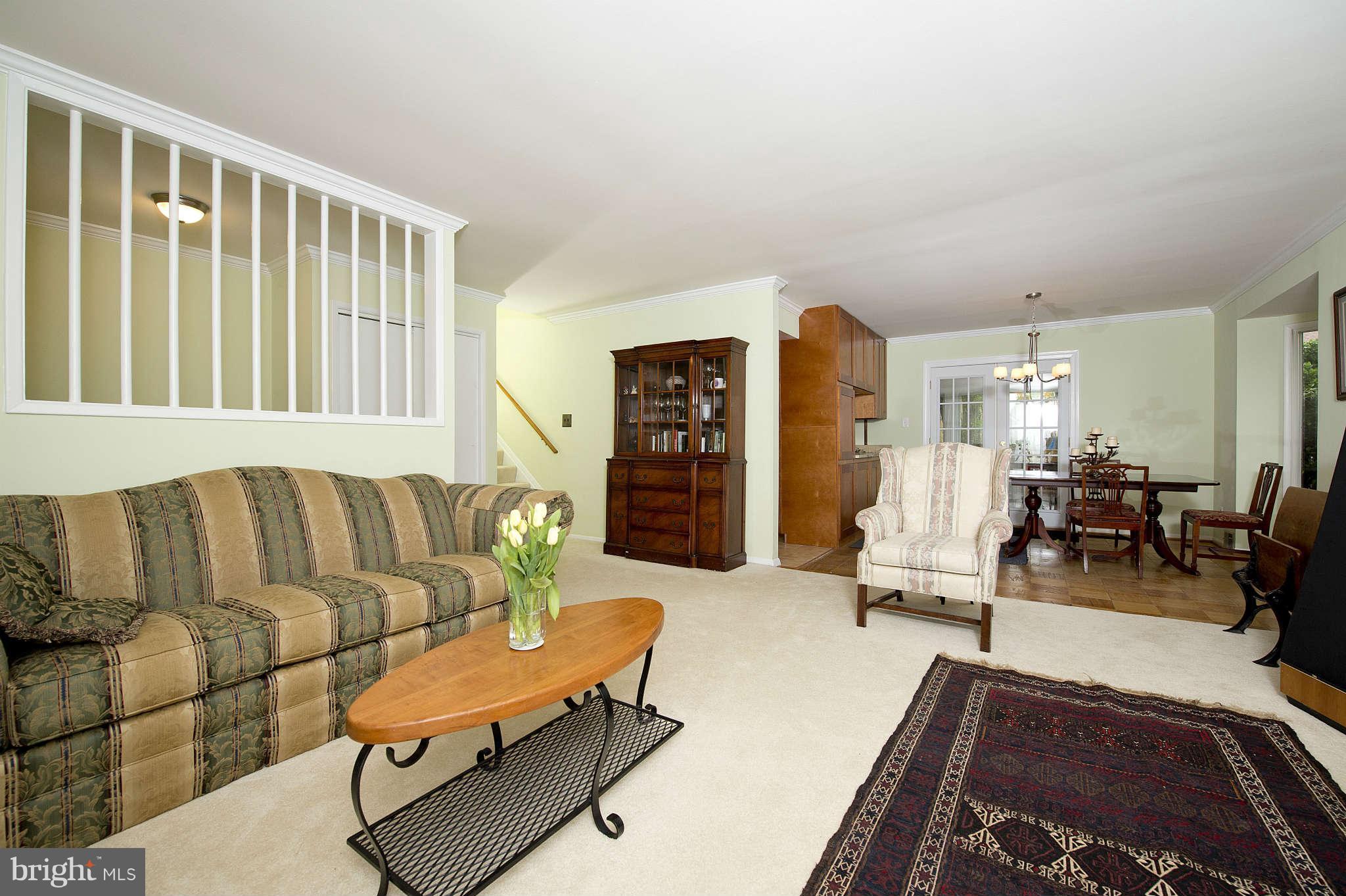 5214 Cather Road Springfield, VA 22151 - Photo 3 of 23 Living Room