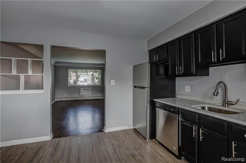 629 West Maple Road, Unit 62910 Clawson, MI 48017 - Photo 11 of 17