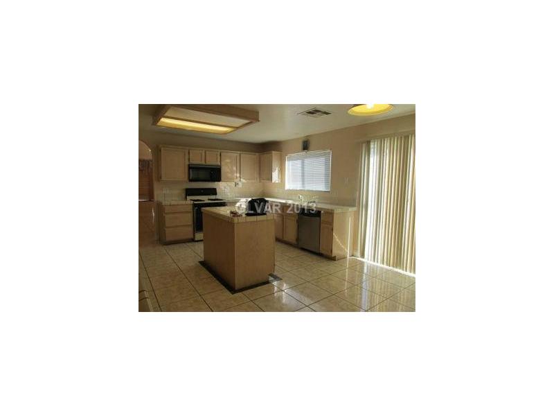 12 Rampart Court Henderson, NV 89074 - Photo 16 of 26 Kitchen.