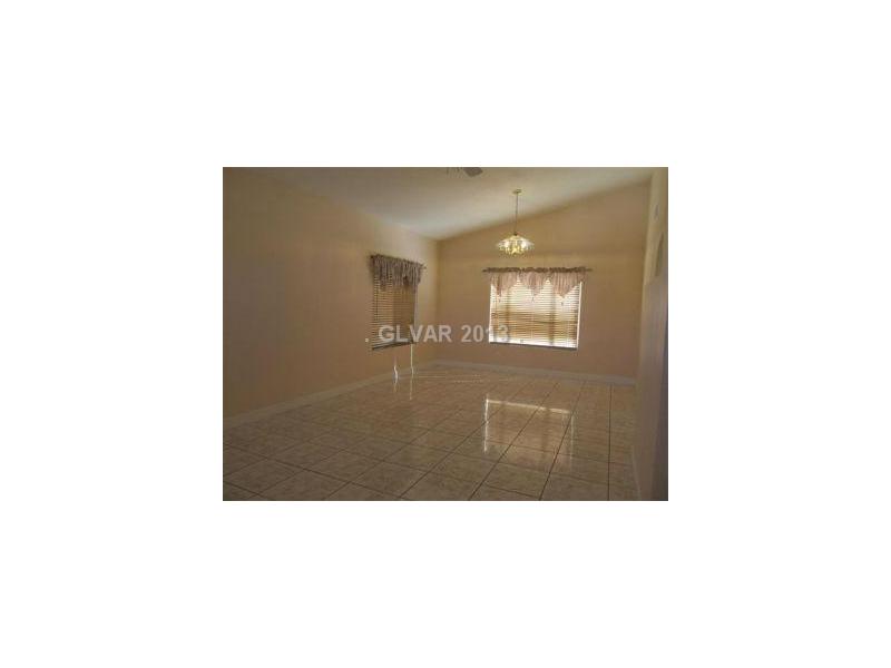 12 Rampart Court Henderson, NV 89074 - Photo 6 of 26 Interior Space/Layout.