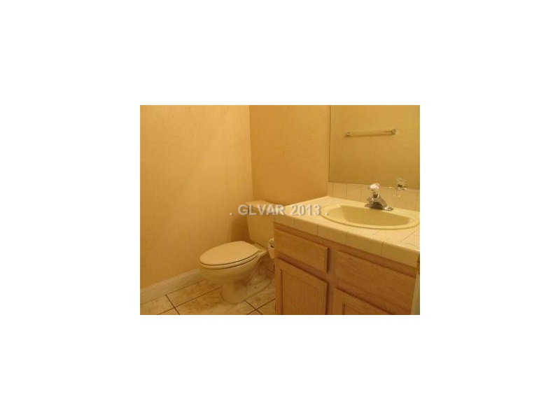 12 Rampart Court Henderson, NV 89074 - Photo 9 of 26 Bathroom.