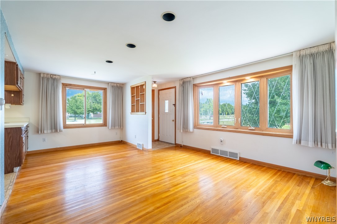 150 Lamson Road Tonawanda, NY 14223 - Photo 3 of 33 Gallery Image 3