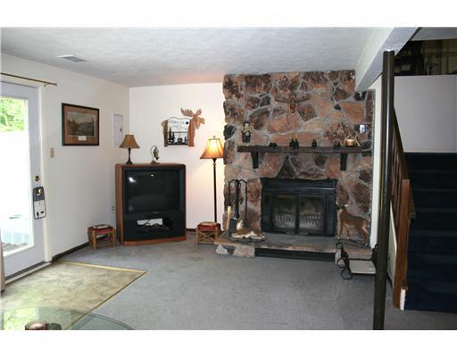 2031 Clearfork Road Bridgeville, PA 15017 - Photo 11 of 18 Den/Family/Great Room. The perfect man-cave!