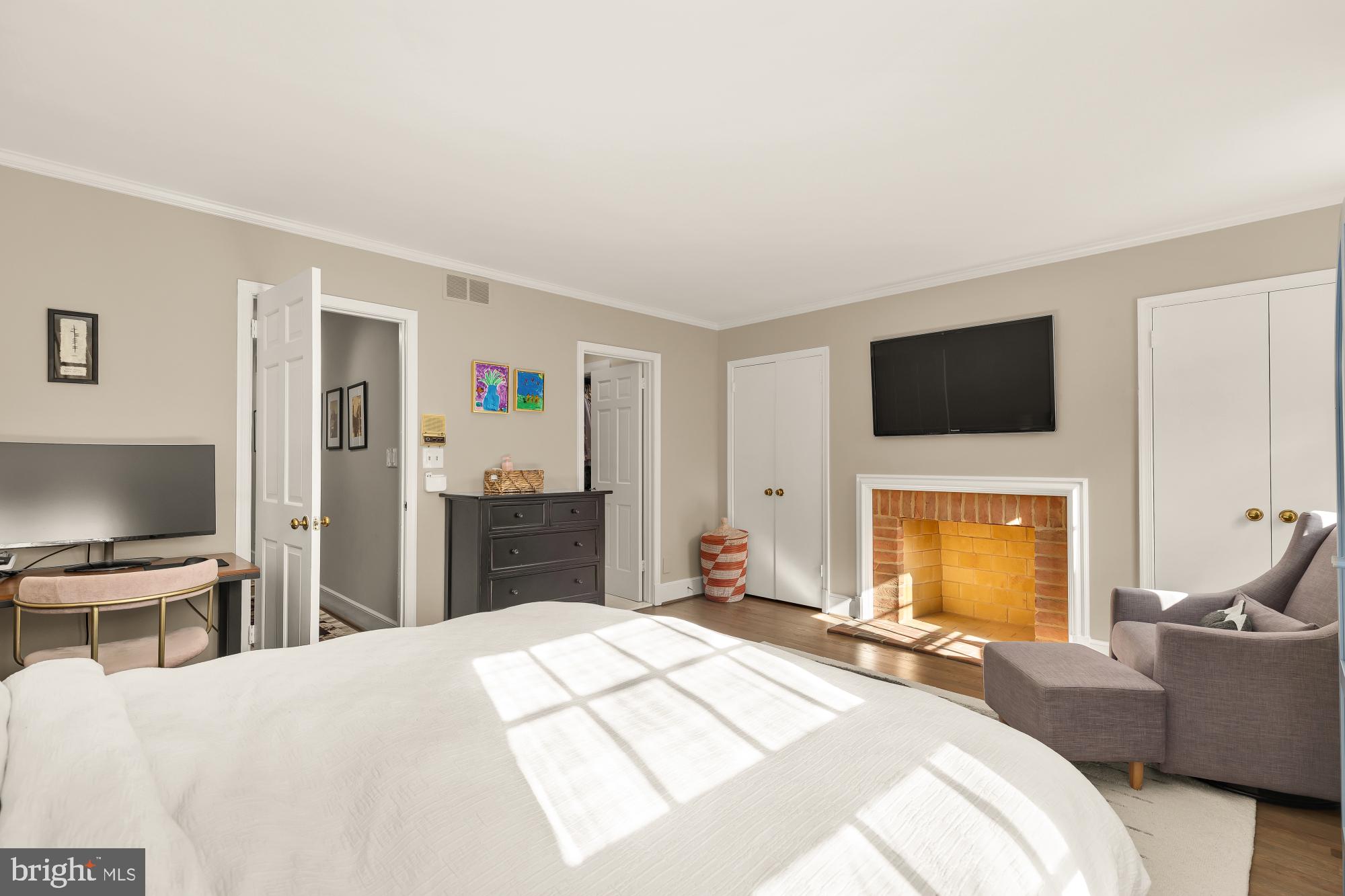 3726 Jenifer Street Northwest Washington, DC 20015 - Photo 25 of 52 Huge primary BR