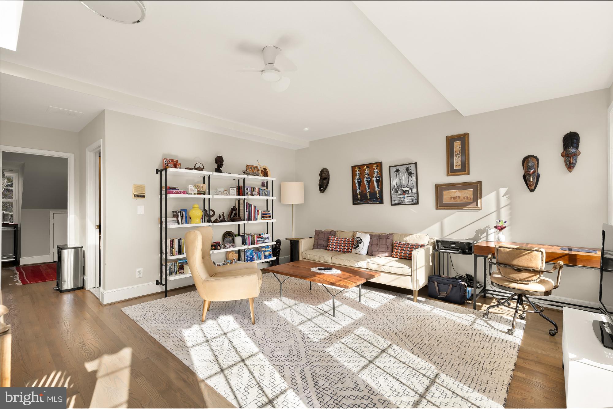 3726 Jenifer Street Northwest Washington, DC 20015 - Photo 35 of 52 Sitting room/lounge
