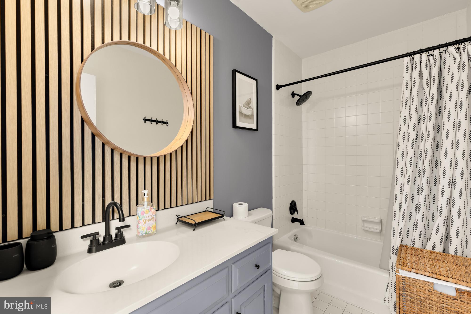 3726 Jenifer Street Northwest Washington, DC 20015 - Photo 39 of 52 4th floor full bath