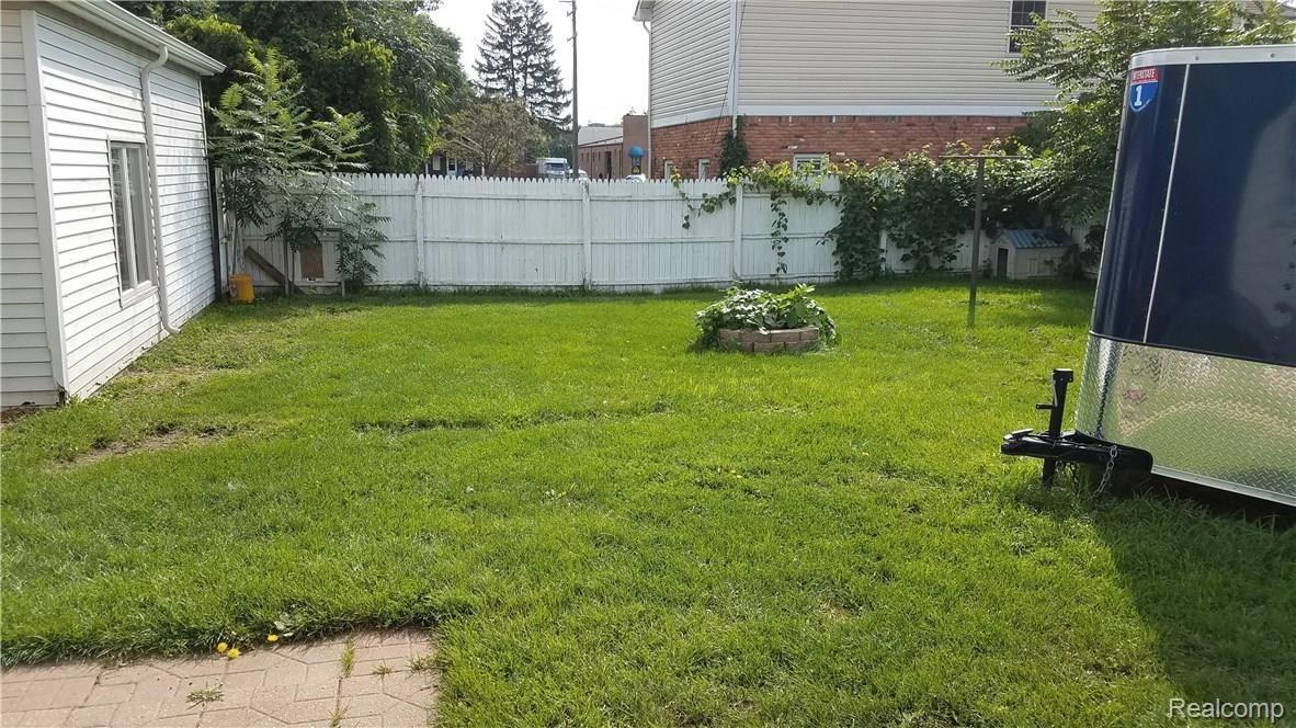 3125 Hessel Avenue Rochester, MI 48307 - Photo 21 of 22 20170823_105024.jpg