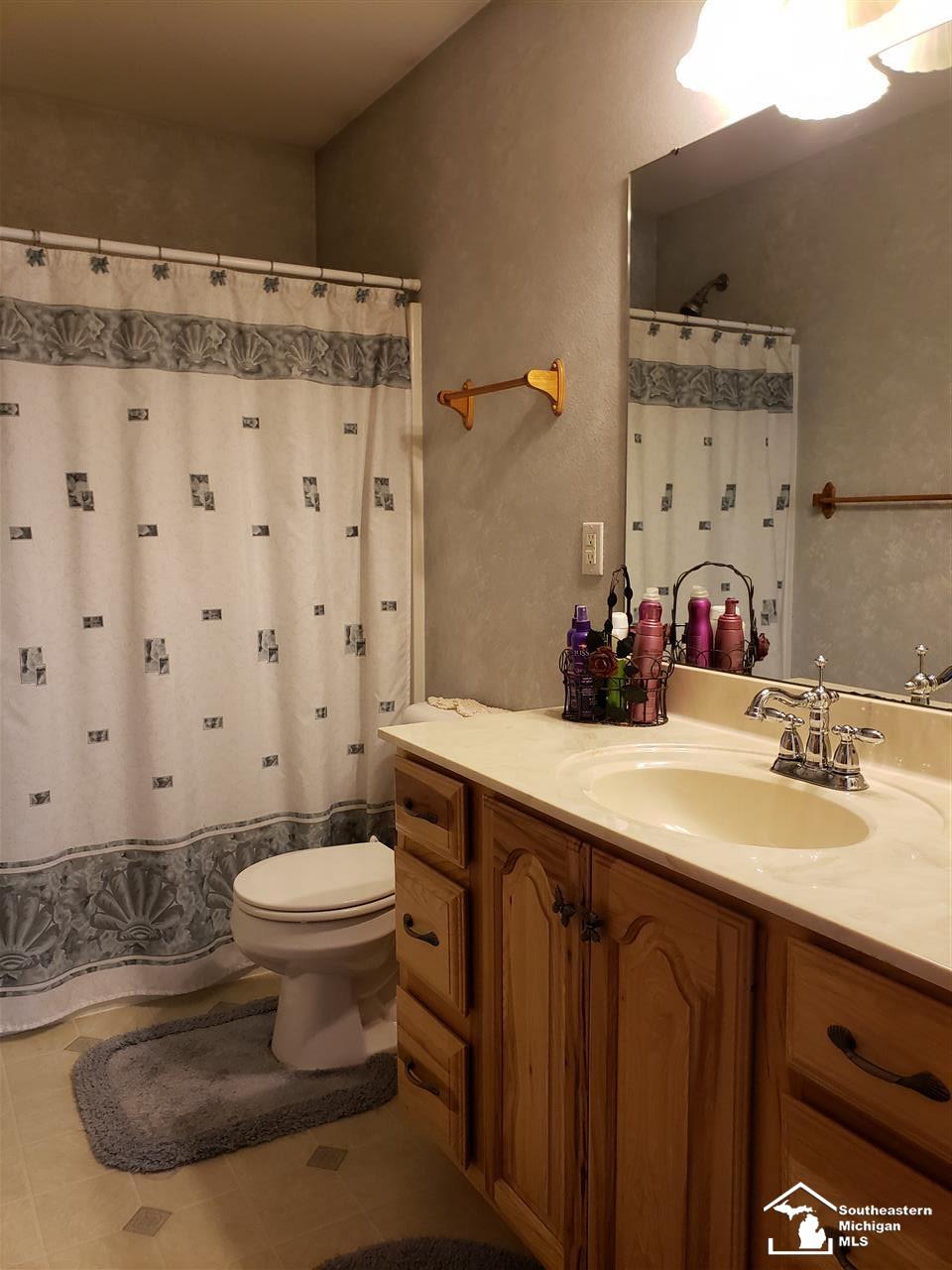 11755 Wells Road Petersburg, MI 49270 - Photo 26 of 40 Full Bath Upper Level
