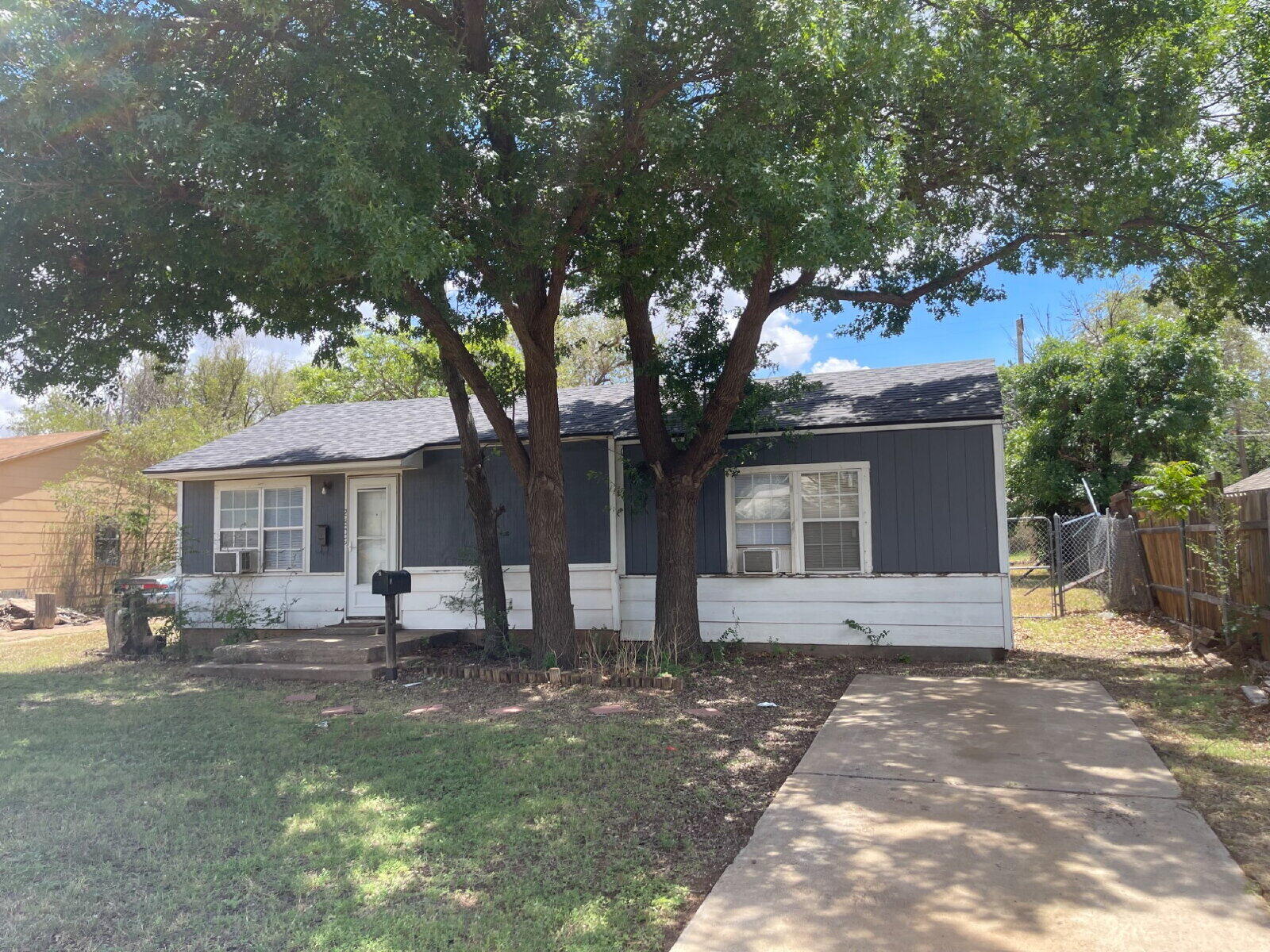 2809 37th Street Lubbock, TX 79413 - Photo 1 of 10 1
