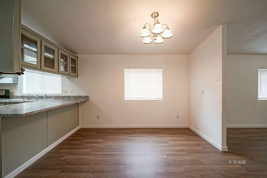 1291 Red Hill Road Junction City, CA 96048 - Photo 14 of 42 dining