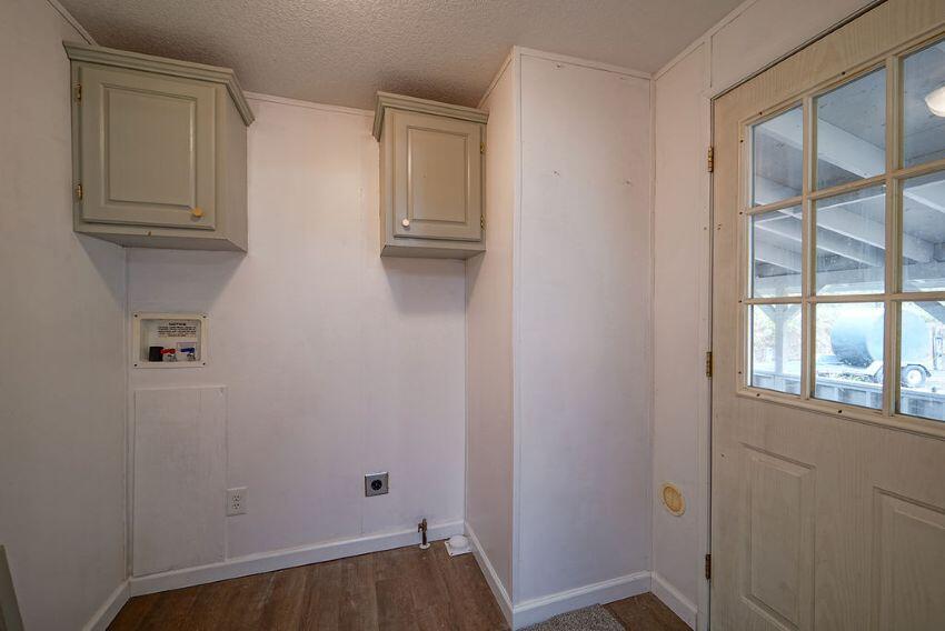 1291 Red Hill Road Junction City, CA 96048 - Photo 15 of 24 a view of small space with wooden floor and cabinets