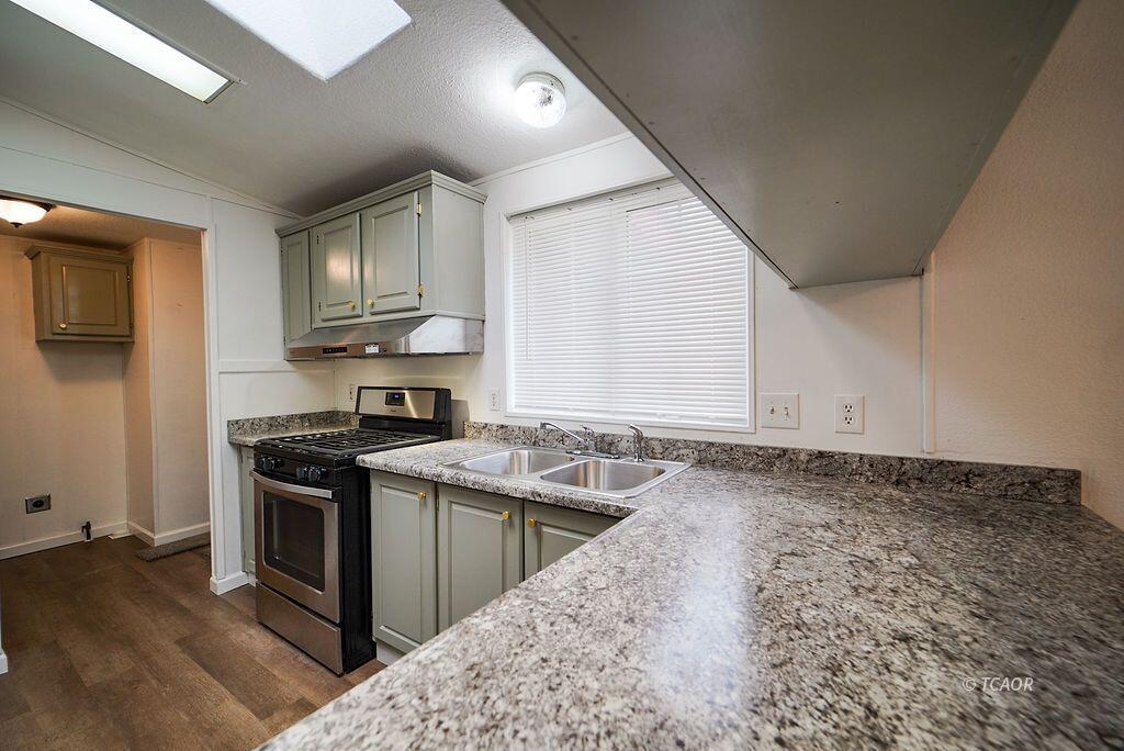 1291 Red Hill Road Junction City, CA 96048 - Photo 16 of 42 kitchen