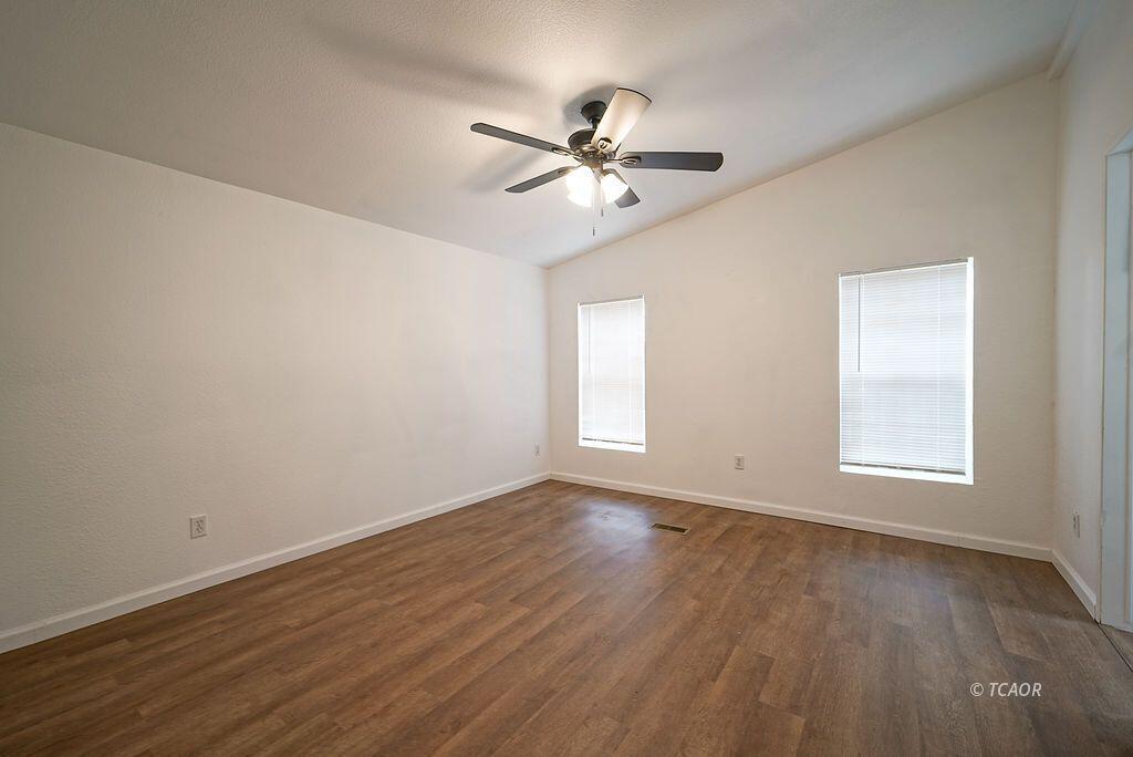 1291 Red Hill Road Junction City, CA 96048 - Photo 22 of 42 primary bedroom