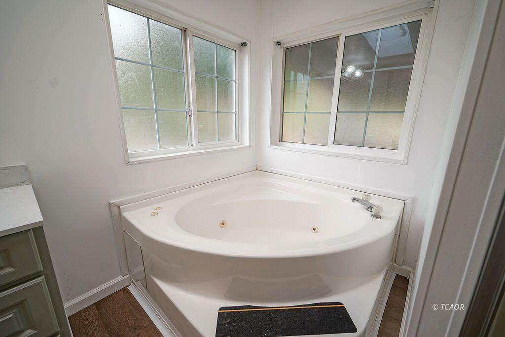 1291 Red Hill Road Junction City, CA 96048 - Photo 29 of 42 primary bath