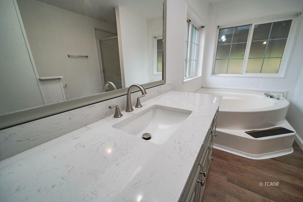 1291 Red Hill Road Junction City, CA 96048 - Photo 30 of 42 primary bath