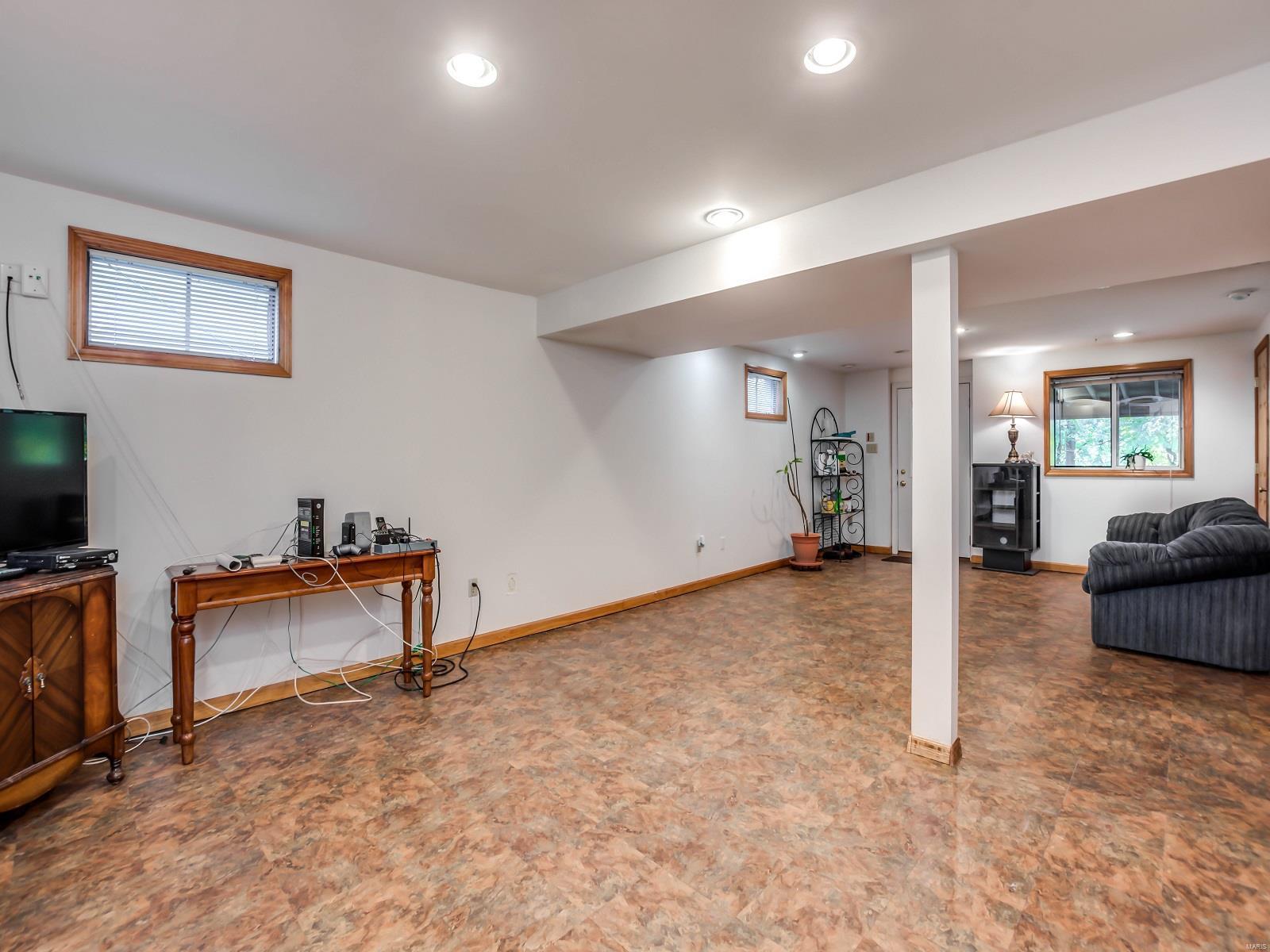 3142 Olde Post Road St. Louis, MO 63129 - Photo 21 of 38 Gallery Image 21