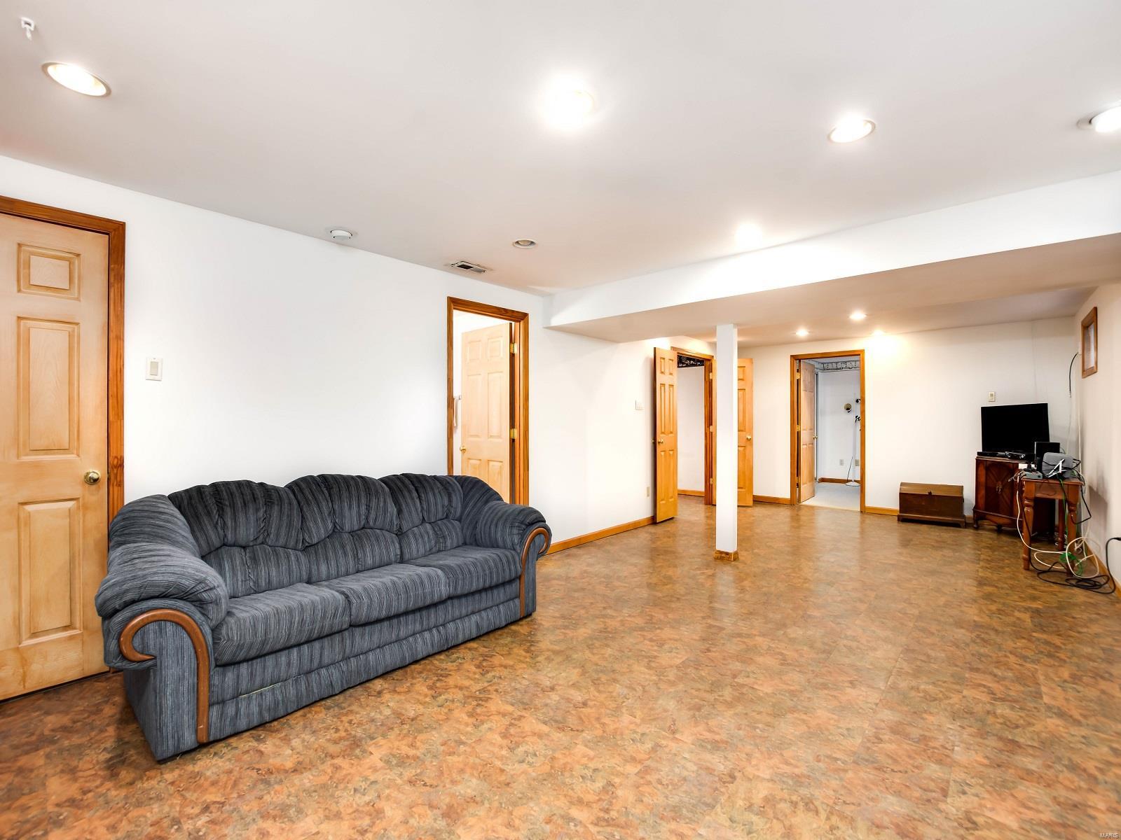 3142 Olde Post Road St. Louis, MO 63129 - Photo 22 of 38 Gallery Image 22