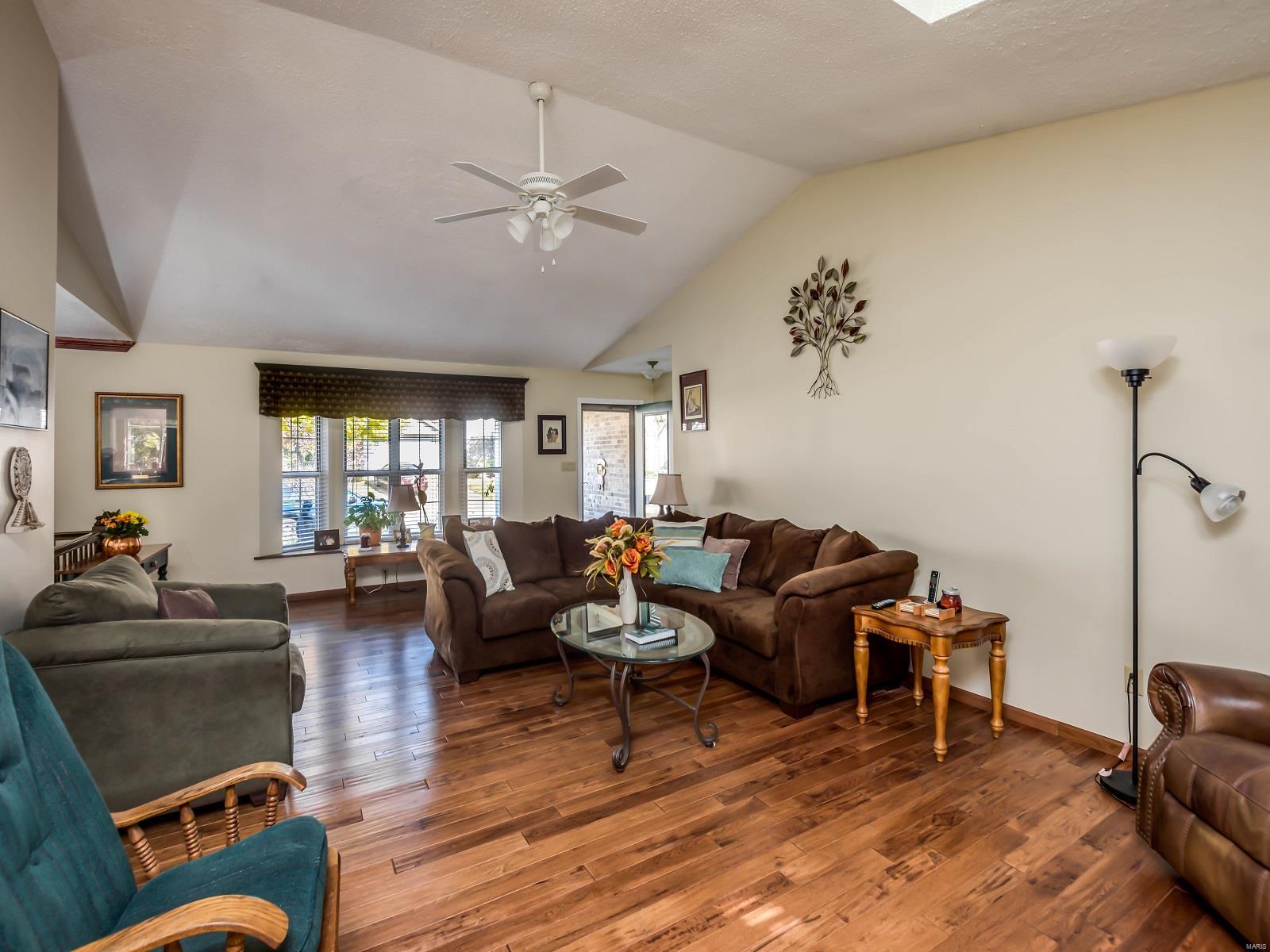 3142 Olde Post Road St. Louis, MO 63129 - Photo 5 of 38 Gallery Image 5