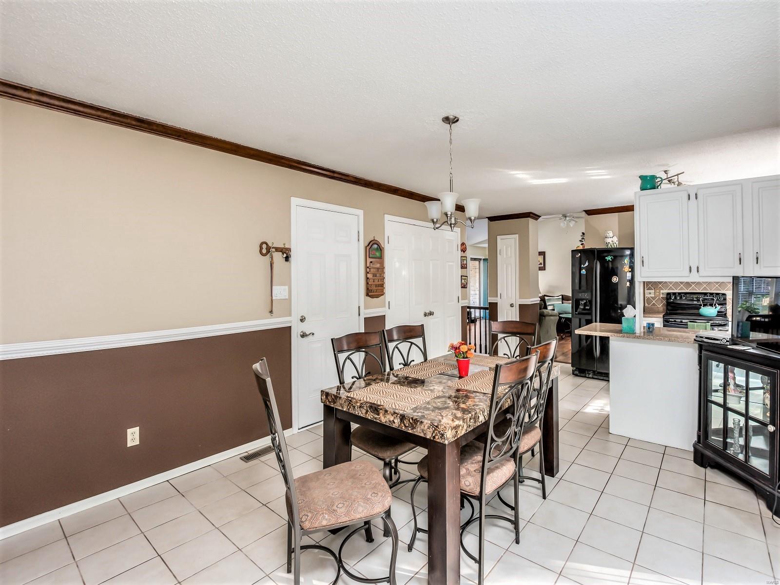 3142 Olde Post Road St. Louis, MO 63129 - Photo 8 of 38 Gallery Image 8