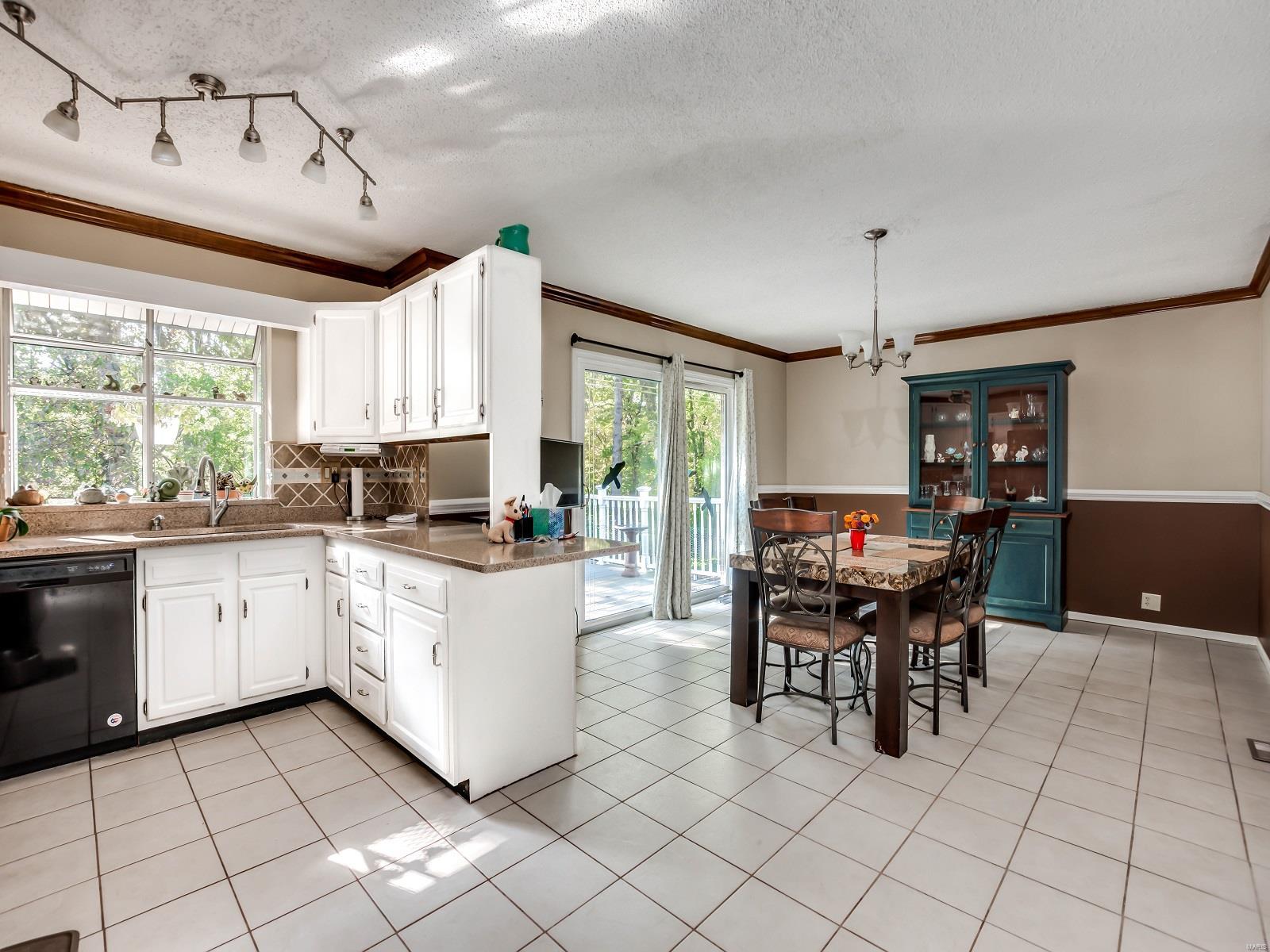 3142 Olde Post Road St. Louis, MO 63129 - Photo 9 of 38 Gallery Image 9