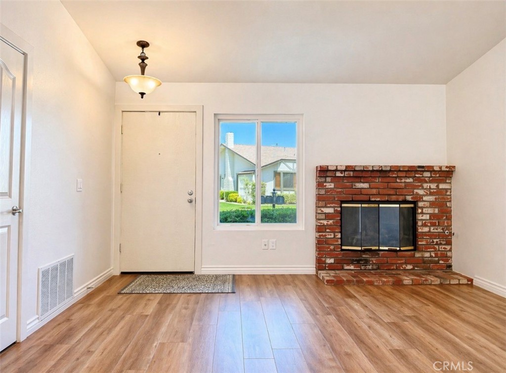 9042 Chaucer Circle Riverside, CA 92503 - Photo 4 of 22