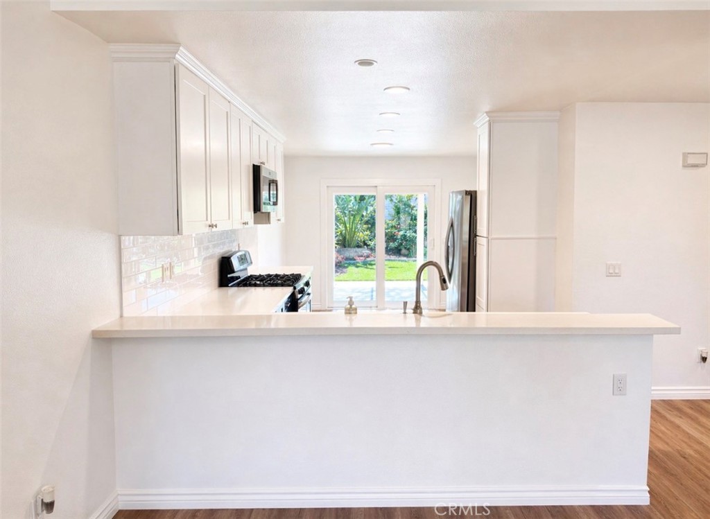 9042 Chaucer Circle Riverside, CA 92503 - Photo 5 of 22