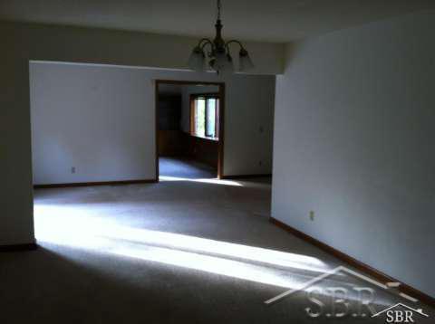 9810 Sarle Road Freeland, MI 48623 - Photo 5 of 21 20384701-4.JPG