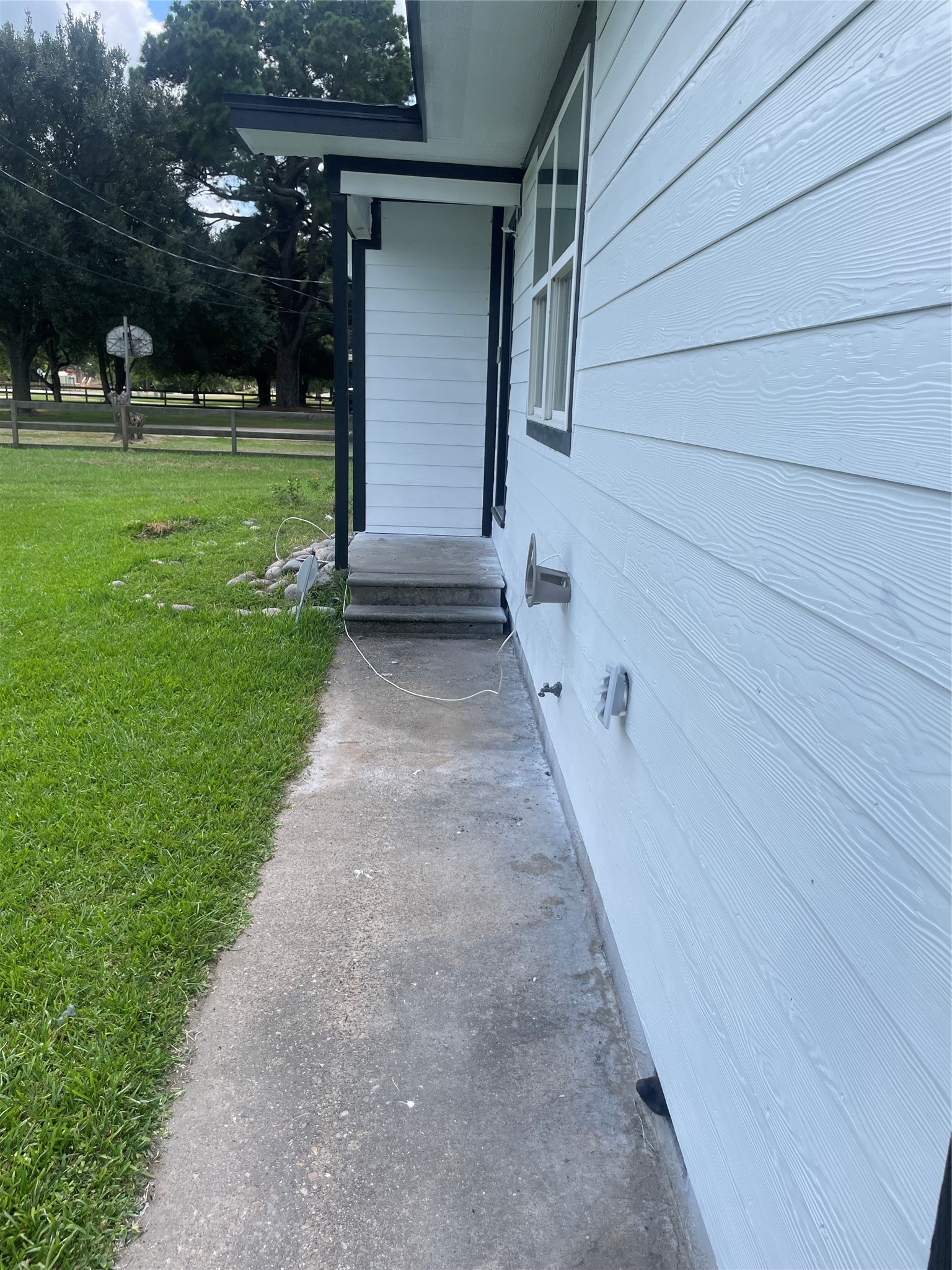 1026 Meneley Road Winnie, TX 77665 - Photo 5 of 40 Sidewalk To Front Door