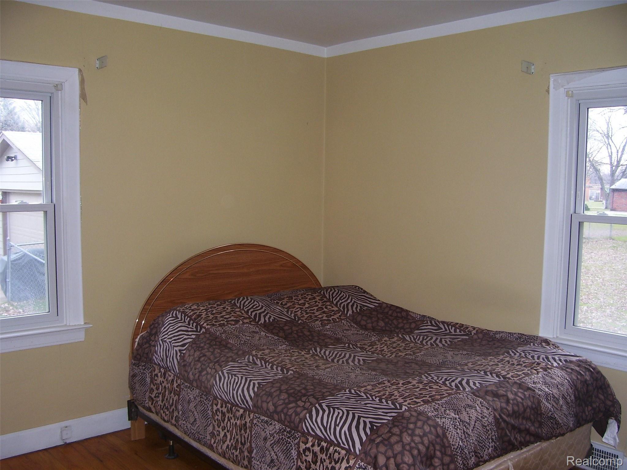 2324 Maplecrest Road Sterling Heights, MI 48310 - Photo 9 of 15 100_5457.JPG