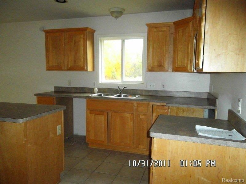 2847 Ranieri Drive Troy, MI 48085 - Photo 8 of 15 zz-mfscnv-RES02397