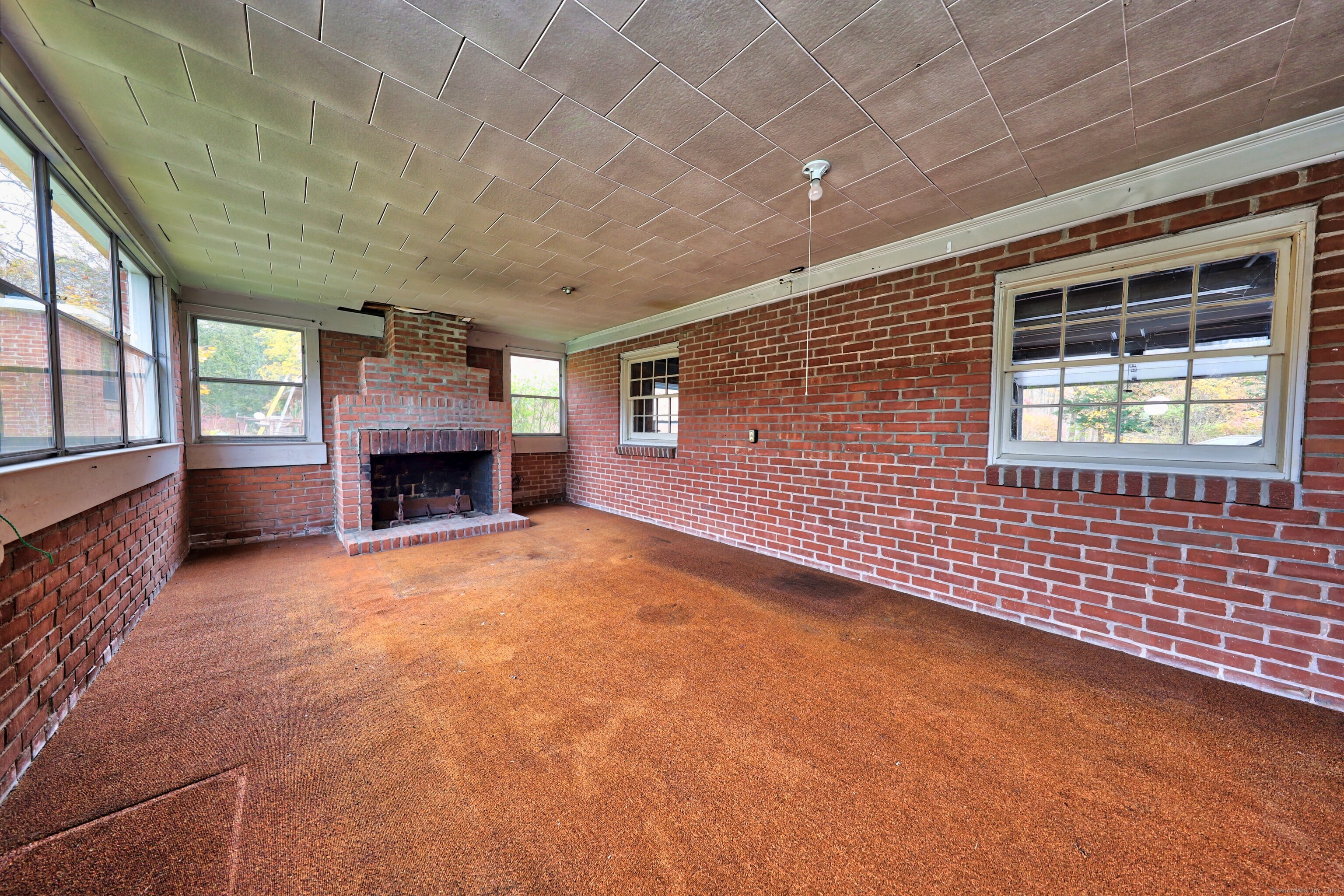 9 Sunset Drive Middlefield, CT 06481 - Photo 29 of 40 an empty room with windows