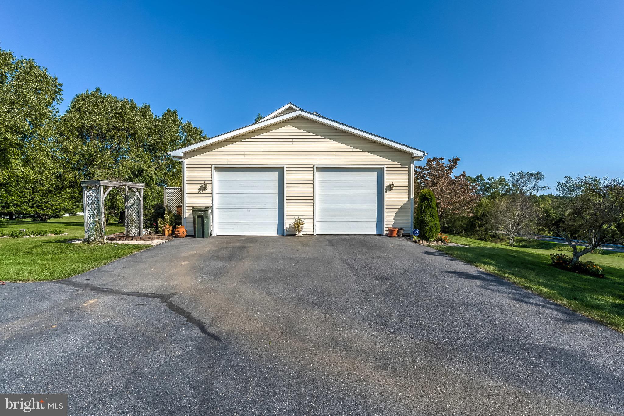 5050 Fleming Road Mount Airy, MD 21771 - Photo 4 of 77