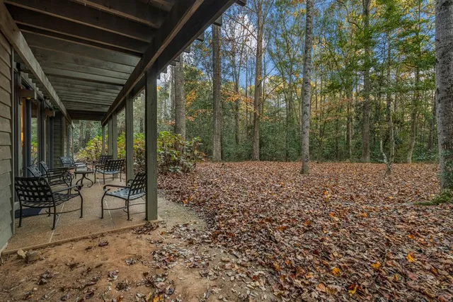 a view of a house with porch