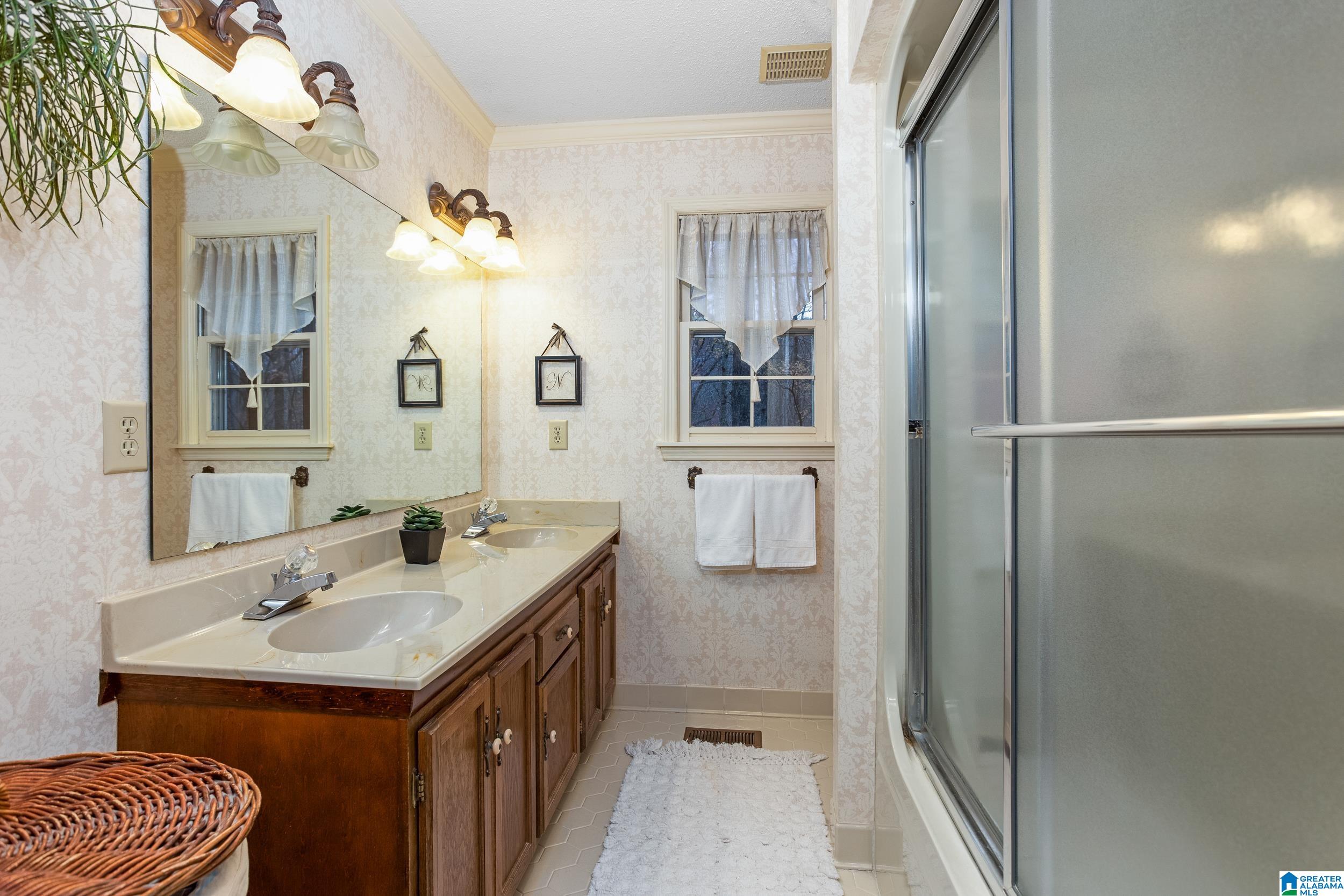 2201 Hathaway Heights Road Anniston, AL 36207 - Photo 20 of 37