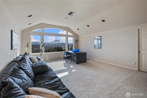$1,850,000 | 15423 136th Avenue East, Puyallup, WA 98374