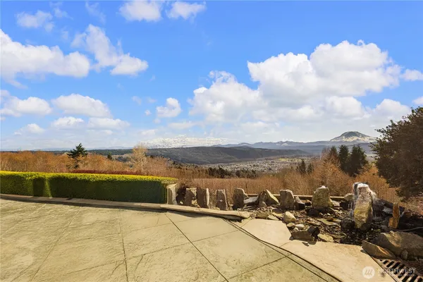 $1,850,000 | 15423 136th Avenue East, Puyallup, WA 98374
