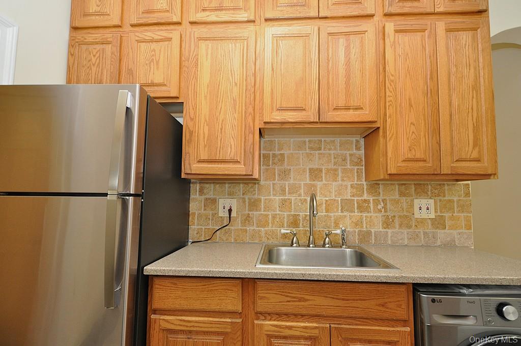 120 Stonelea Place, Unit 3M New Rochelle, NY 10801 - Photo 19 of 35