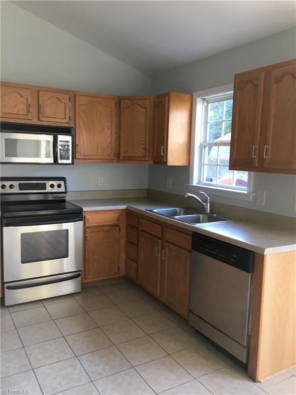 154 Martindale Road Winston-Salem, NC 27107 - Photo 4 of 13 Gallery Image 4