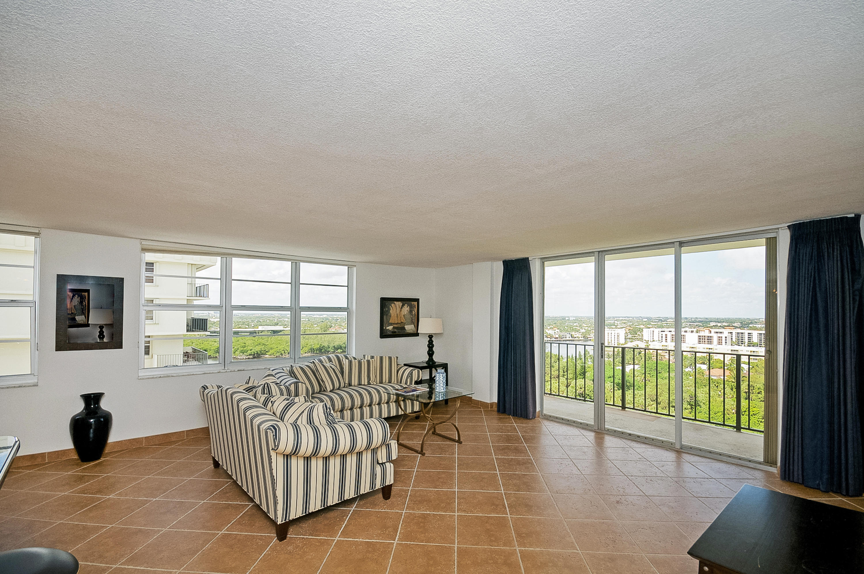 2121 North Ocean Boulevard, Unit 1602E Boca Raton, FL 33431 - Photo 13 of 64 LIVING AREA