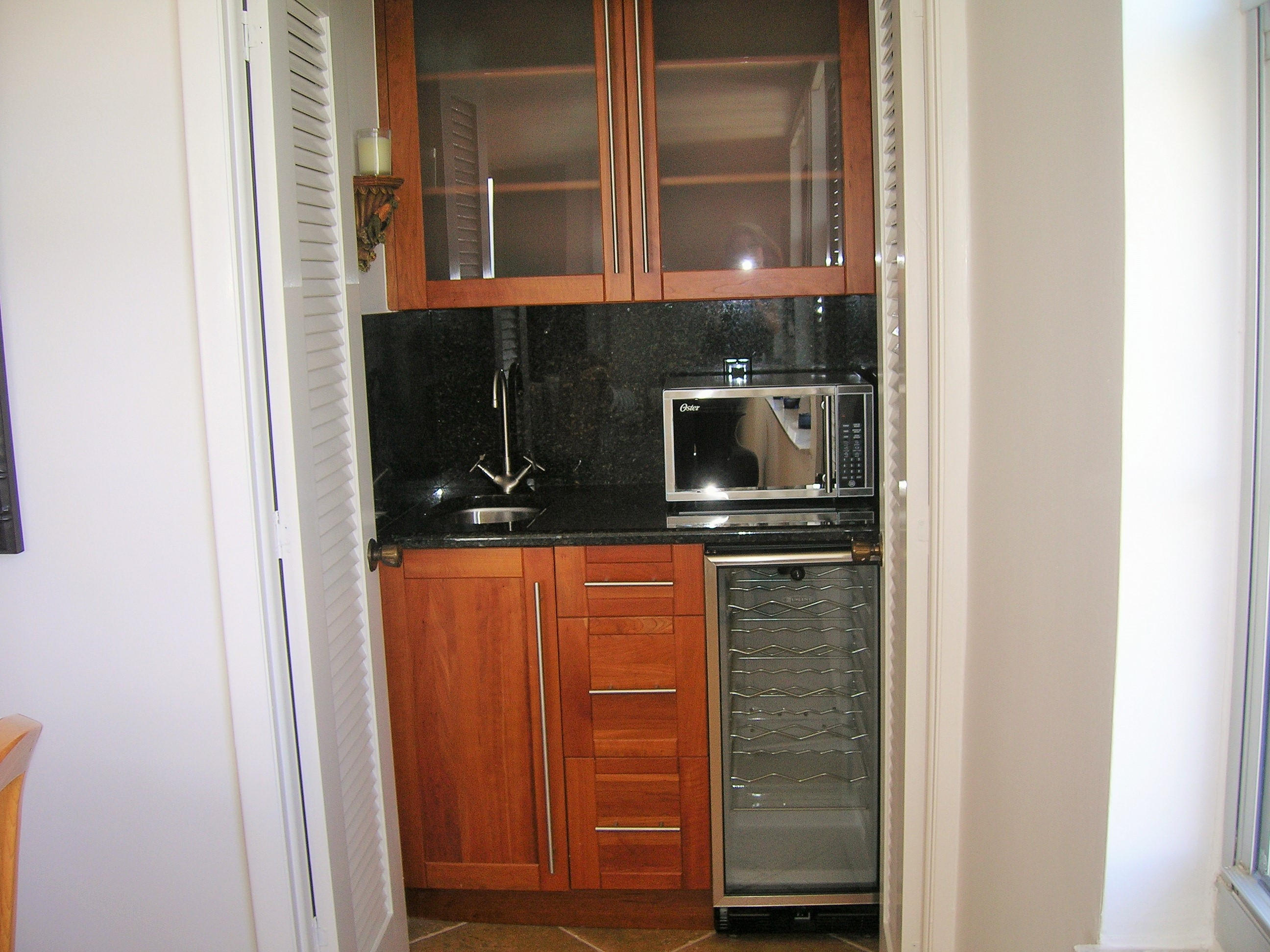 2121 North Ocean Boulevard, Unit 1602E Boca Raton, FL 33431 - Photo 23 of 64 WET BAR - WINE COOLER