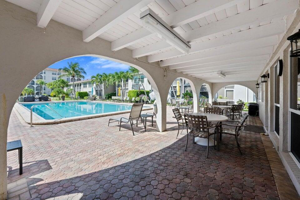 250 Northeast 20th Street, Unit 1010 Boca Raton, FL 33431 - Photo 19 of 23 club house