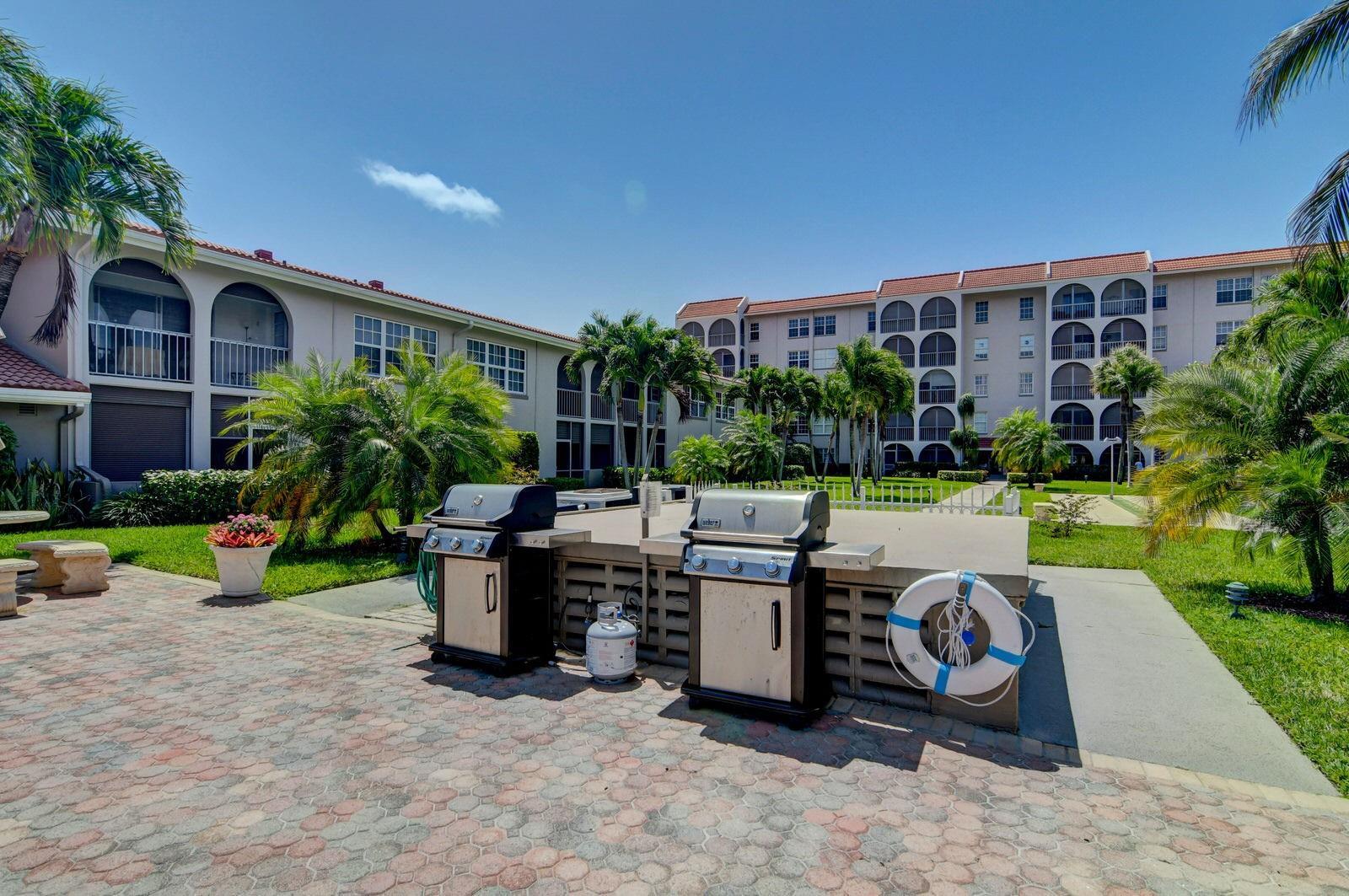 250 Northeast 20th Street, Unit 1010 Boca Raton, FL 33431 - Photo 20 of 23 BBQ