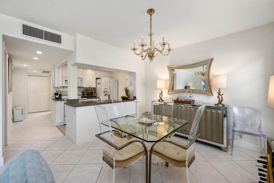 250 Northeast 20th Street, Unit 1010 Boca Raton, FL 33431 - Photo 6 of 23 dining area