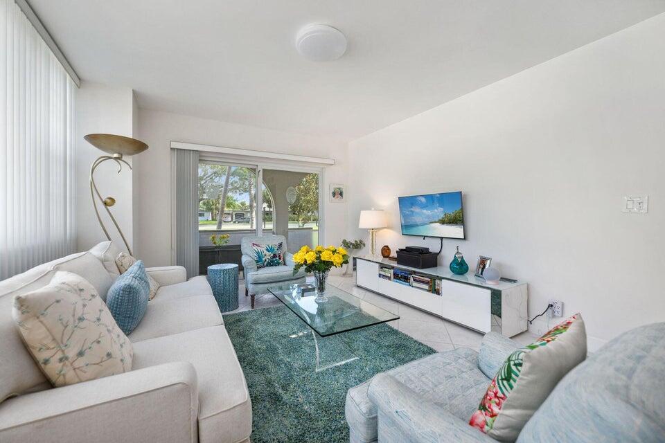 250 Northeast 20th Street, Unit 1010 Boca Raton, FL 33431 - Photo 7 of 23 living room