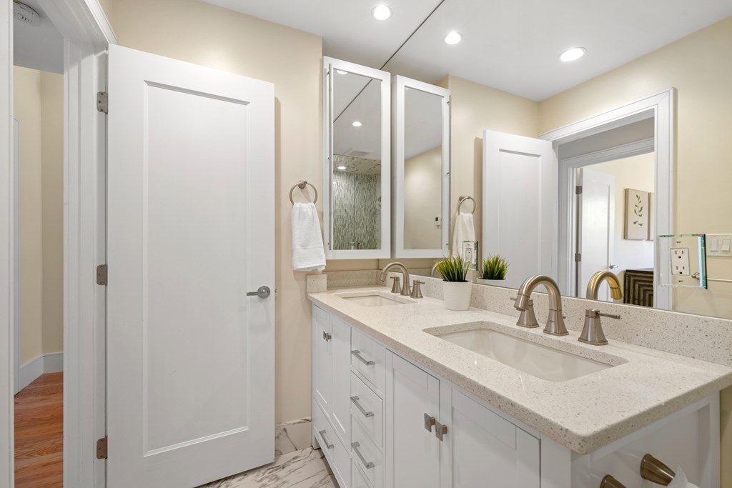 249 Newbury Street, Unit R2 Boston, MA 02116 - Photo 18 of 33