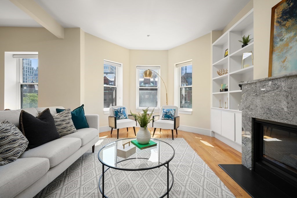 249 Newbury Street, Unit R2 Boston, MA 02116 - Photo 2 of 33